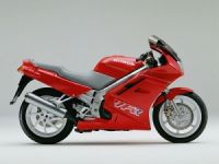 Číst dál: Honda VFR750F r.v.93