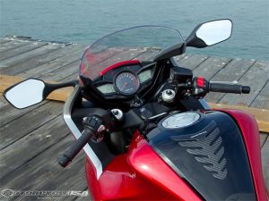 2010-Honda-VFR1200F-DCT-3