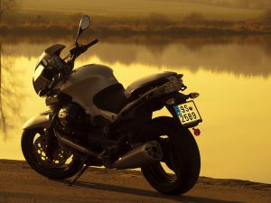 Moto Guzzi 1200 Sport V4